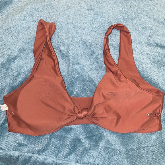 4 bikini tops - Picture 5 of 8